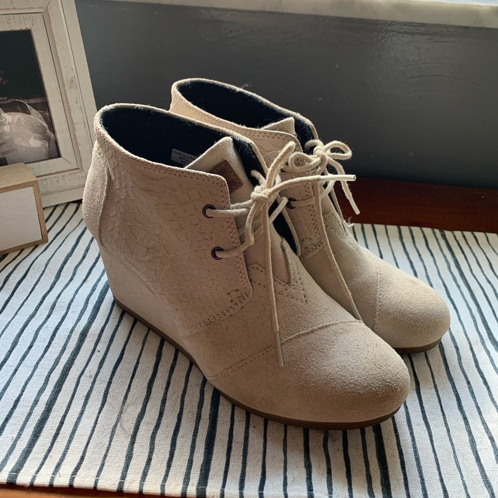 Toms Textured Booties